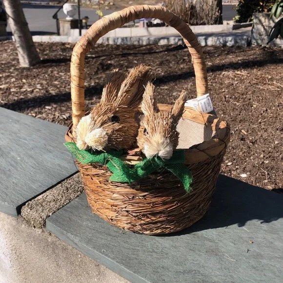 Bunny Easter basket - Picture 1 of 3